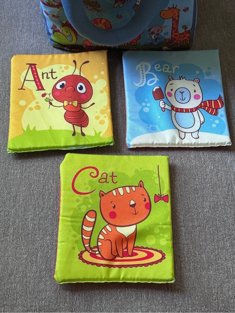 TEYTOY Baby Toy Zoo Series 26pcs Soft Alphabet Cards with Cloth Bag